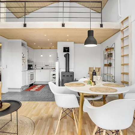 Pet Friendly In With Kitchen アパート